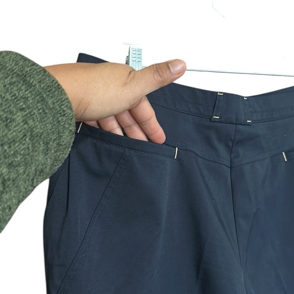 Tail Tech Golf Short Navy with Gold Zipper Pockets Size 12 - Picture 7 of 9